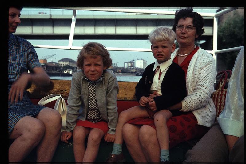 12.Regensburg jul 1968 Ilse,Mama,Marion,Peter.JPG